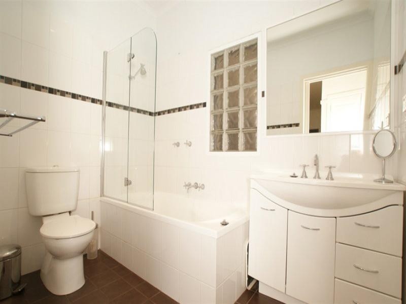 12 Middleborough Road, Burwood East VIC 3151