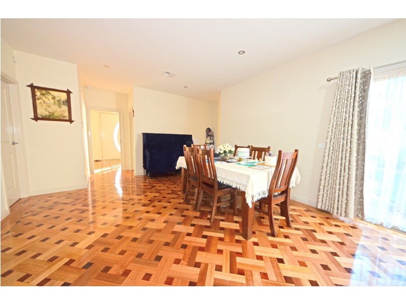 122B Blackburn Road, Glen Waverley VIC 3150