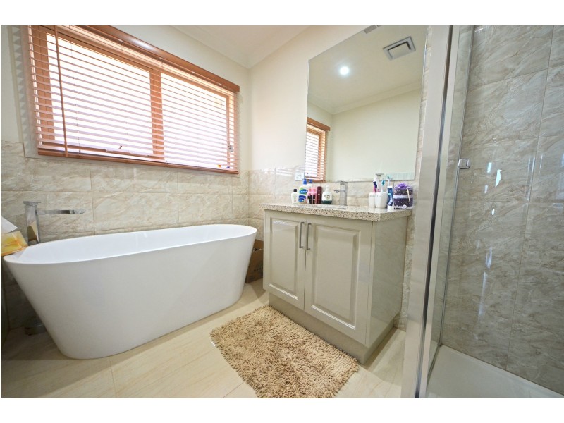 122B Blackburn Road, Glen Waverley VIC 3150