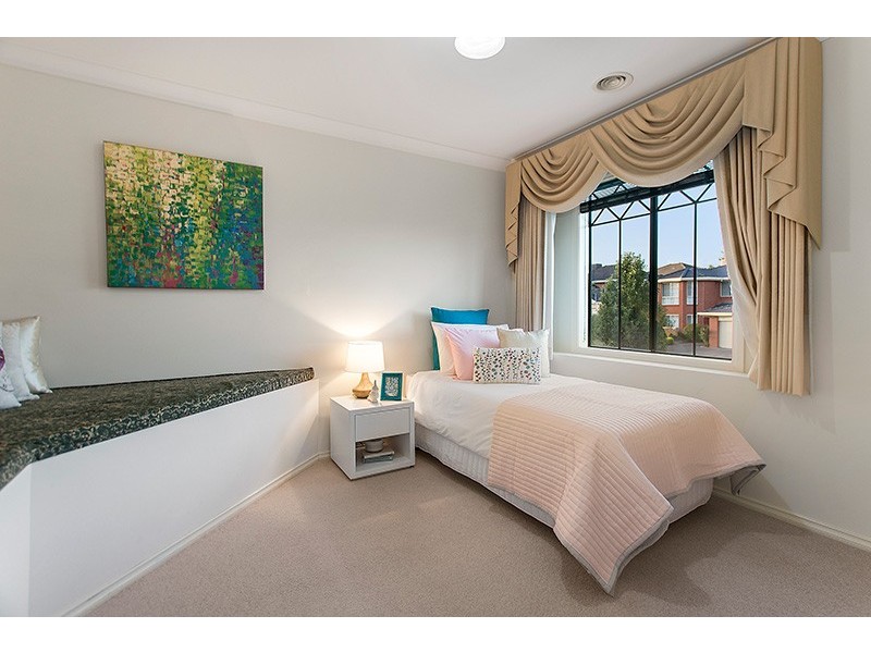 8 Adrian Avenue, Vermont South VIC 3133