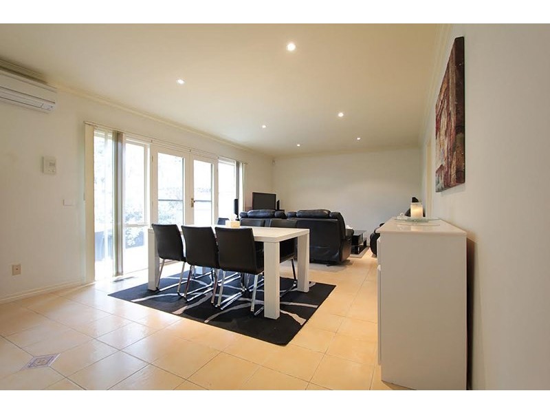 24 Hammence Street, Glen Waverley VIC 3150