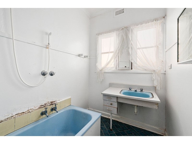 10 Parkhill Drive, Ashwood VIC 3147