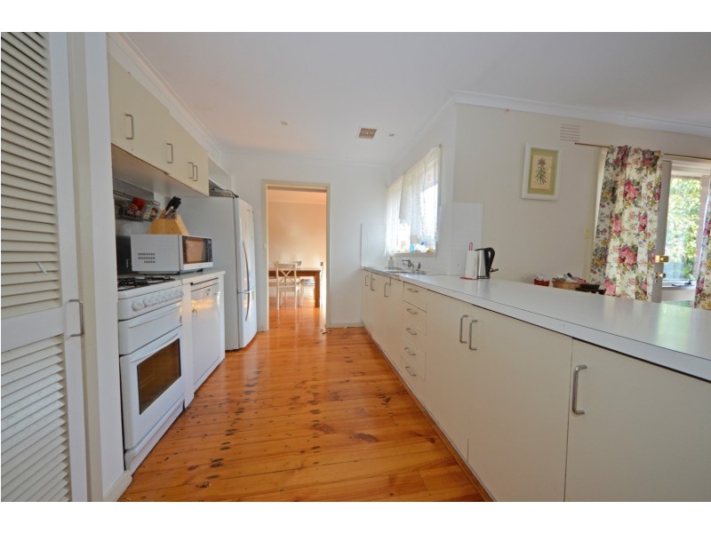 8 Moray Grove, Vermont South VIC 3133