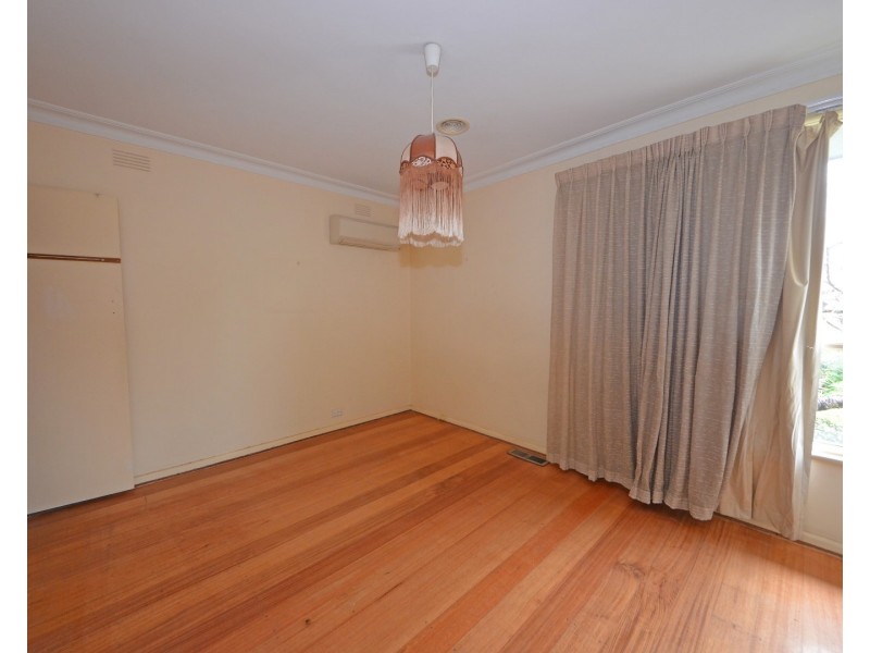 24 Delmore Crescent, Glen Waverley VIC 3150