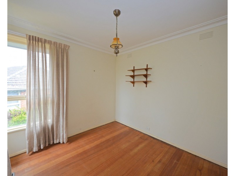 24 Delmore Crescent, Glen Waverley VIC 3150