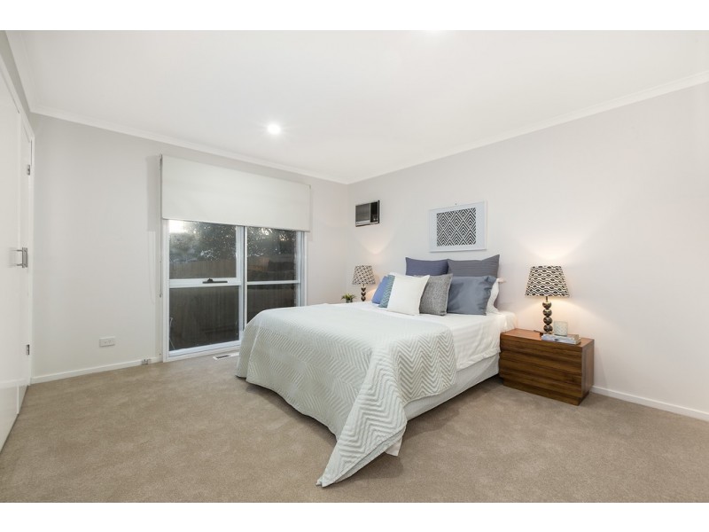 2/6 Centre Court, Burwood VIC 3125