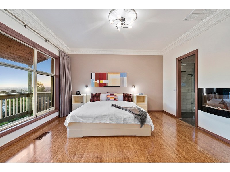 4 Rennat Court, Berwick VIC 3806