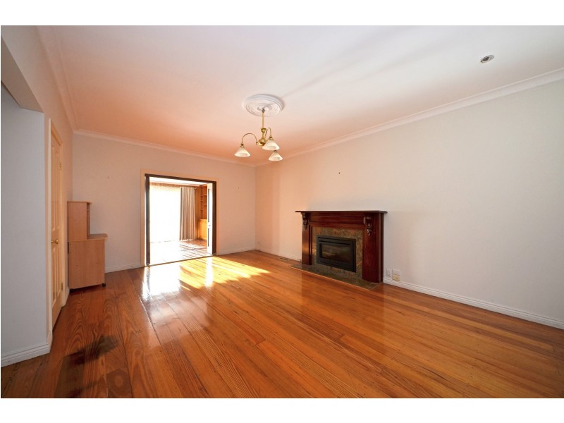 24 Christina Street, Burwood VIC 3125