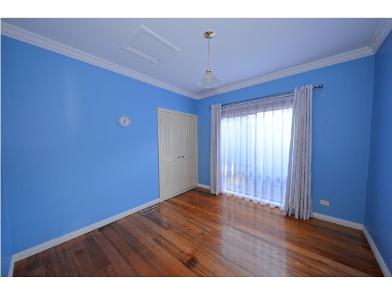 24 Christina Street, Burwood VIC 3125