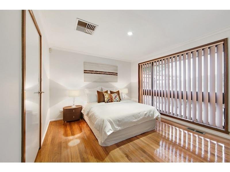 17 Farm Road, Oakleigh South VIC 3167