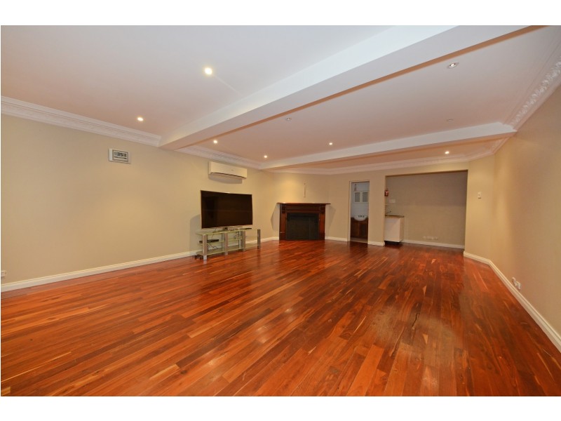 25 Guinevere Parade, Glen Waverley VIC 3150