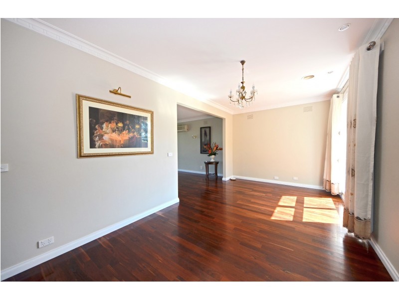 25 Guinevere Parade, Glen Waverley VIC 3150