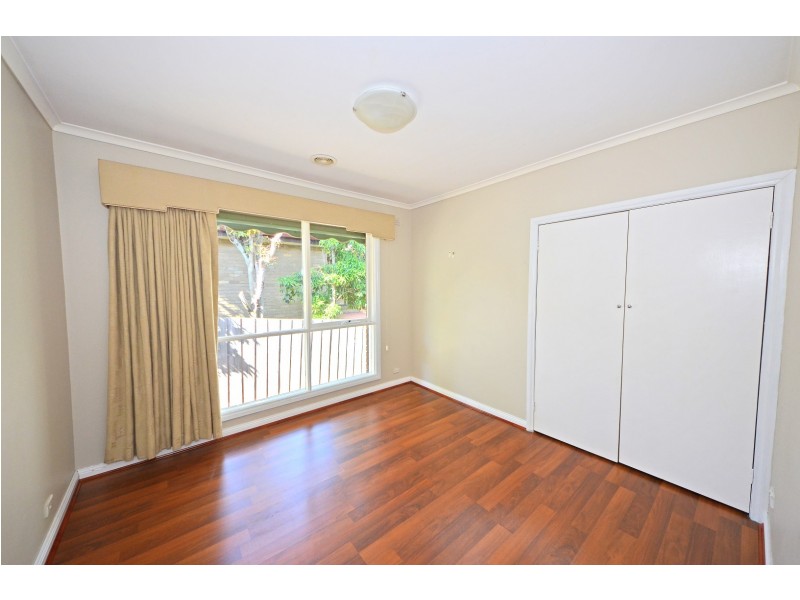 25 Guinevere Parade, Glen Waverley VIC 3150