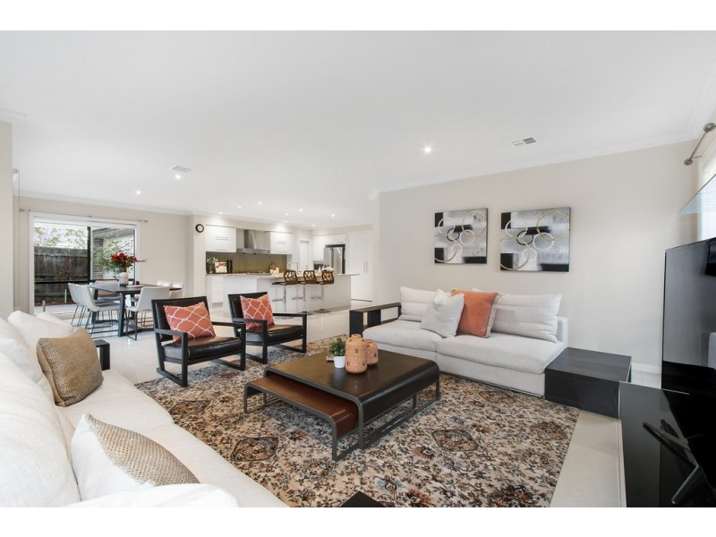 12 Debbie Street, Mount Waverley VIC 3149