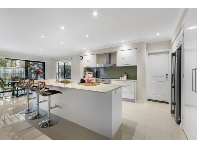 12 Debbie Street, Mount Waverley VIC 3149