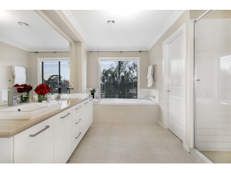 12 Debbie Street, Mount Waverley VIC 3149