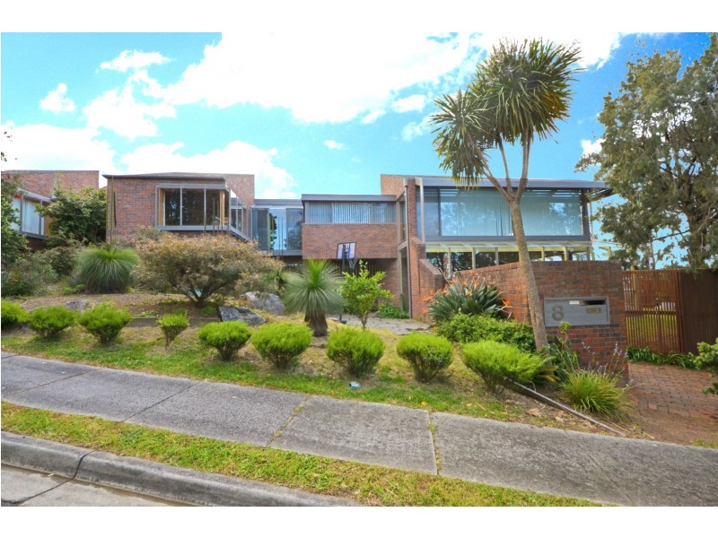 8 Stirling Crescent, Glen Waverley VIC 3150