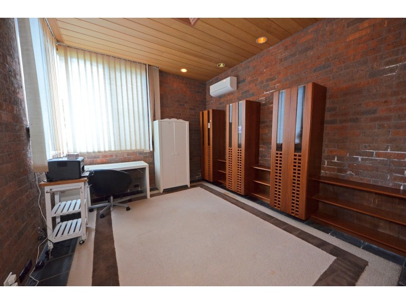 8 Stirling Crescent, Glen Waverley VIC 3150