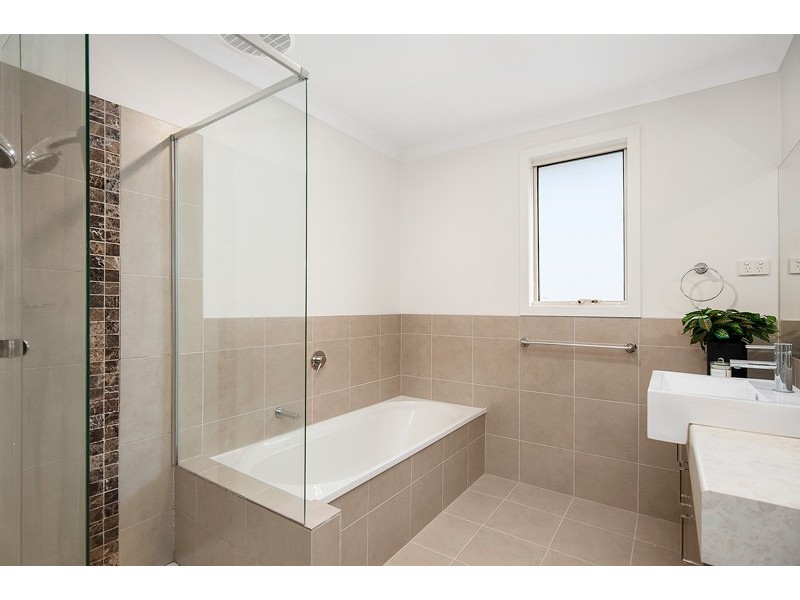 1/2 Joyce Avenue, Glen Waverley VIC 3150