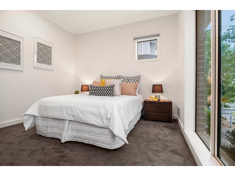 1/2 Joyce Avenue, Glen Waverley VIC 3150