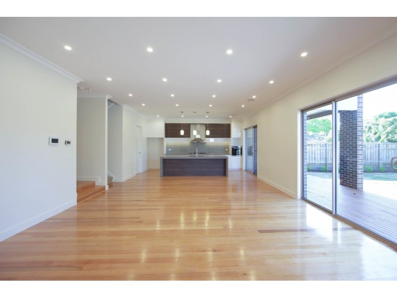 3 Stewart Avenue, Blackburn South VIC 3130