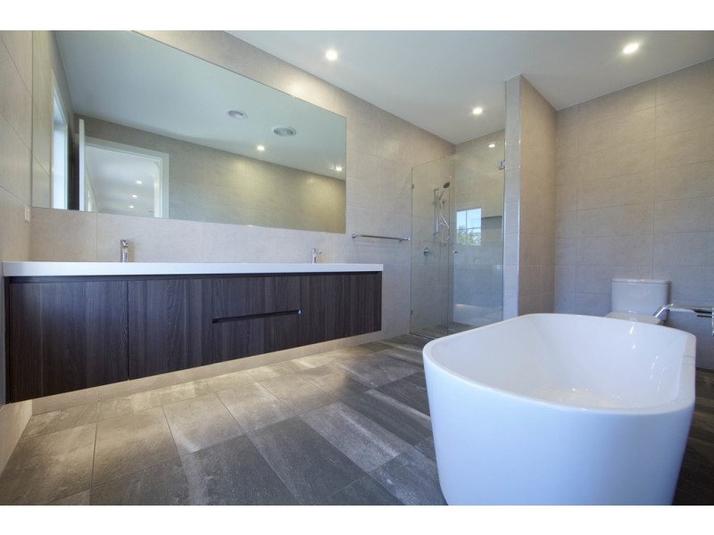 3 Stewart Avenue, Blackburn South VIC 3130