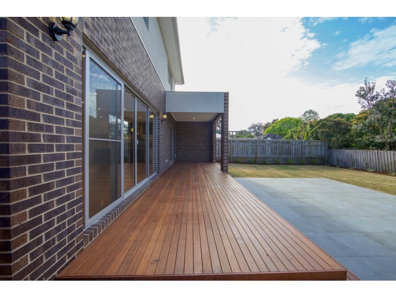 3 Stewart Avenue, Blackburn South VIC 3130