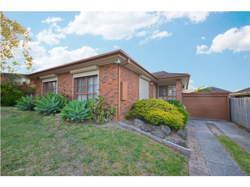 29 Mossgiel Park Drive, Endeavour Hills VIC 3802