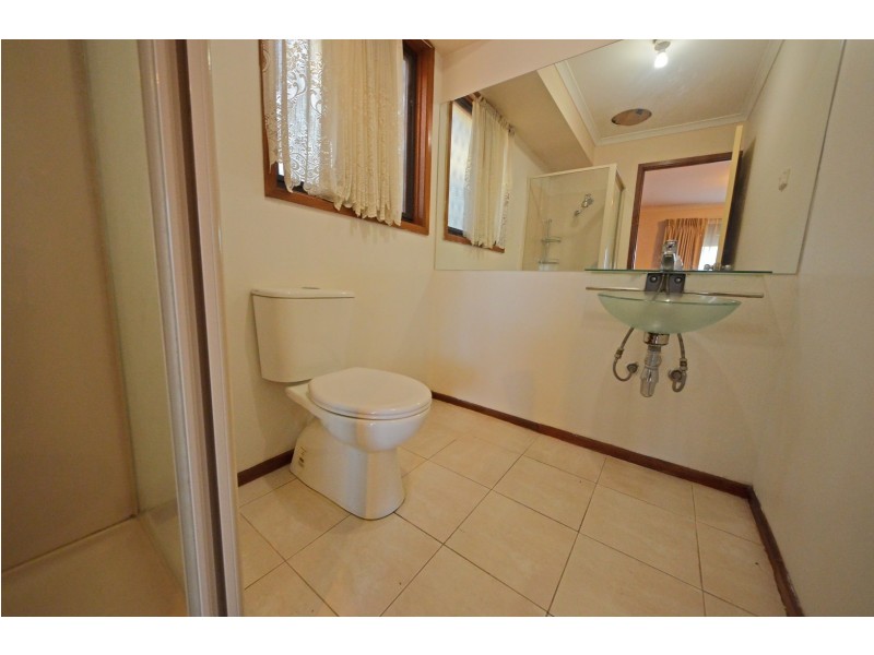 29 Mossgiel Park Drive, Endeavour Hills VIC 3802