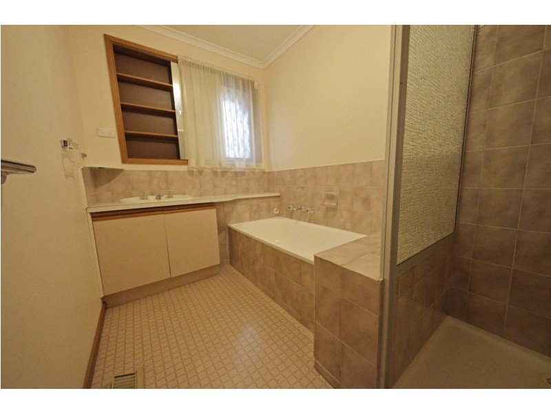 29 Mossgiel Park Drive, Endeavour Hills VIC 3802