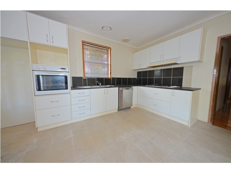 28 Forster Avenue, Frankston North VIC 3200