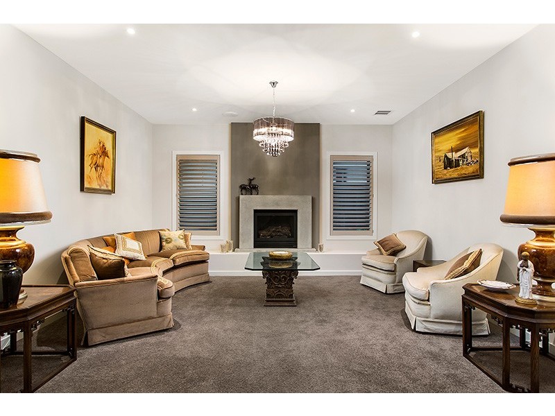 53 Leeds Road, Mount Waverley VIC 3149