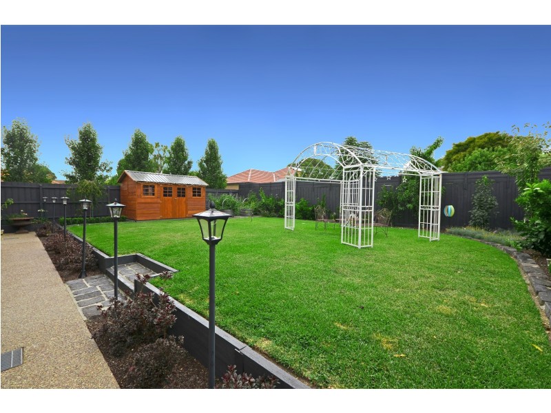 53 Leeds Road, Mount Waverley VIC 3149