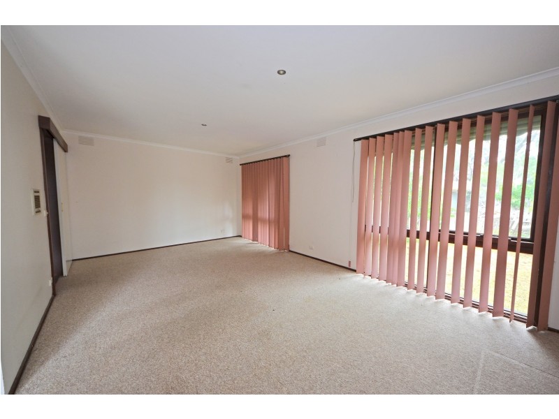 11 Whitestone Court, Endeavour Hills VIC 3802