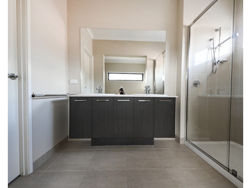 24 Fiander Avenue, Glen Waverley VIC 3150