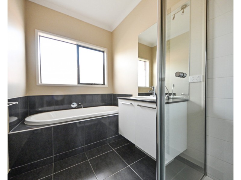 24 Fiander Avenue, Glen Waverley VIC 3150