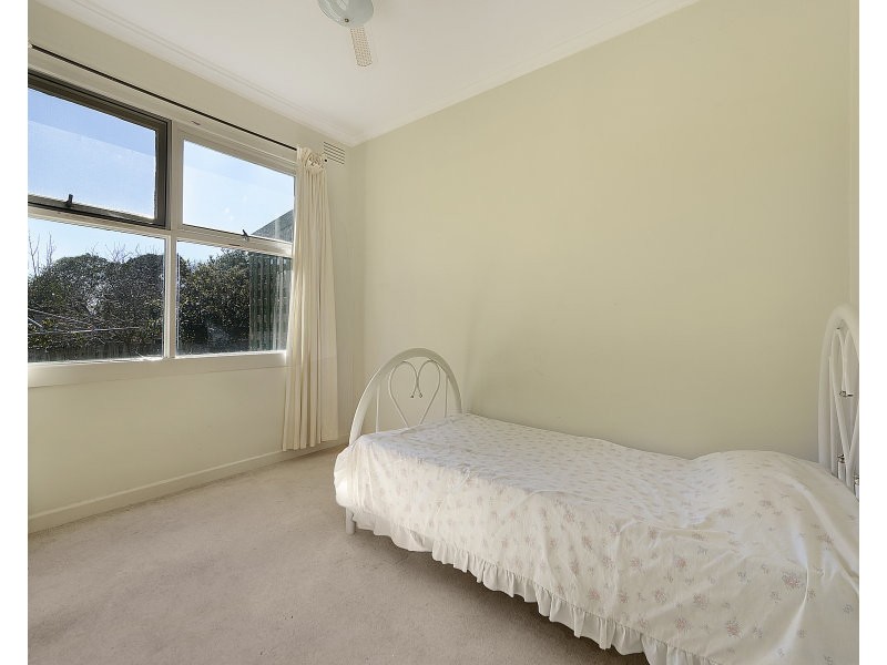 33 Lenna Street, Burwood East VIC 3151