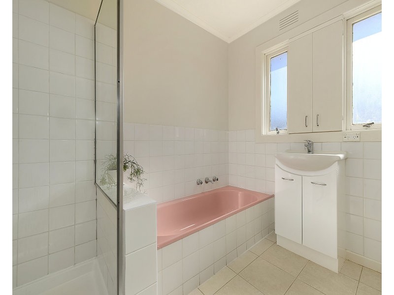 33 Lenna Street, Burwood East VIC 3151