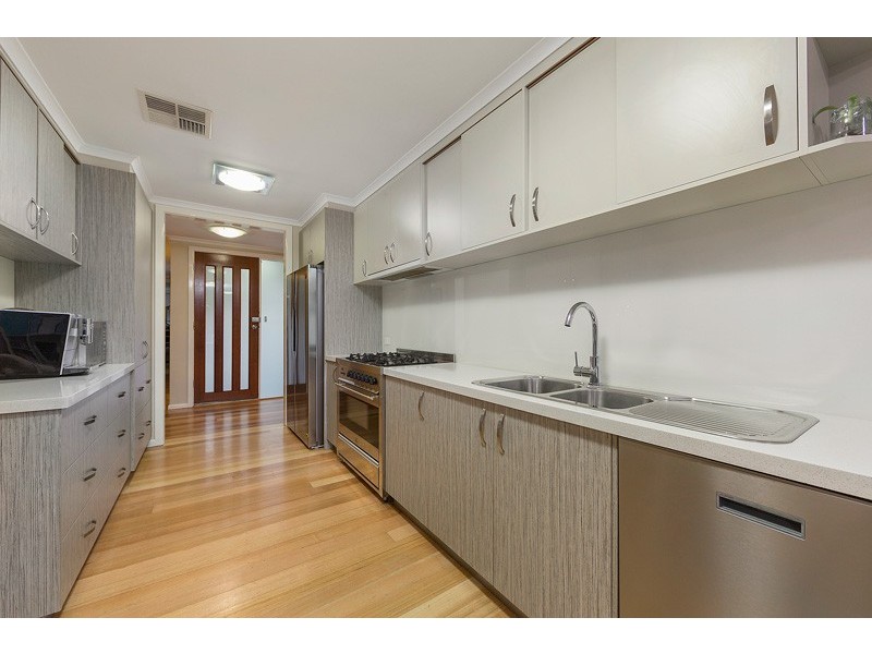 1 Pemberley Drive, Notting Hill VIC 3168