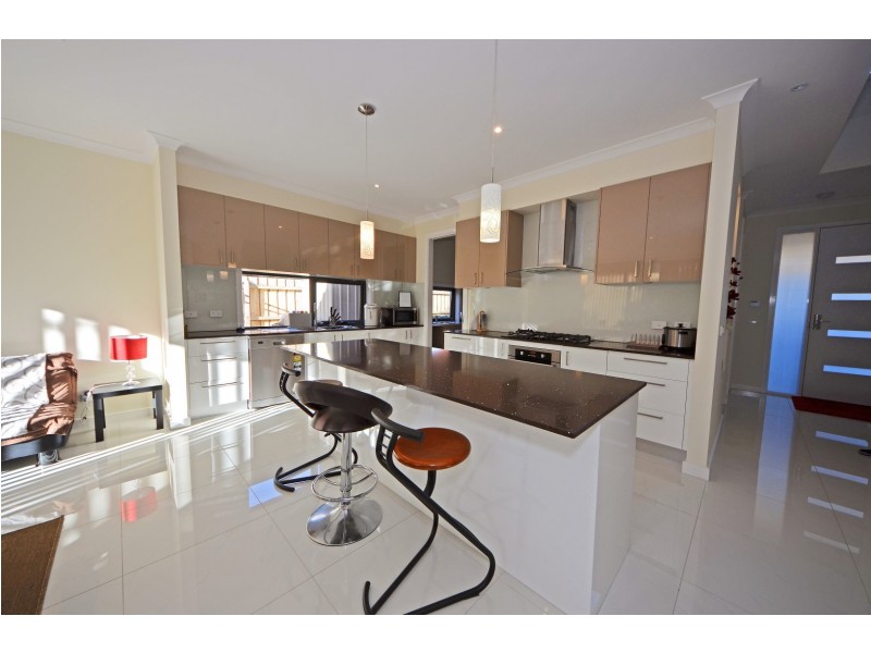 2/3 Bales Street, Mount Waverley VIC 3149