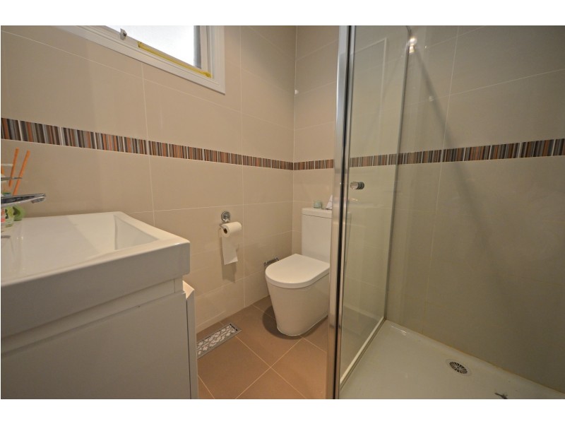 33 Mayfield Drive, Mount Waverley VIC 3149