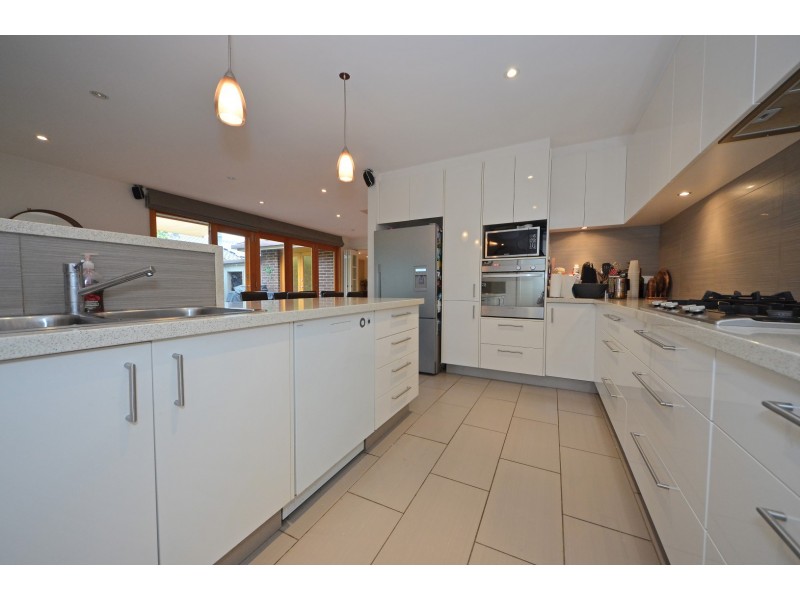 74 Capital Avenue, Glen Waverley VIC 3150