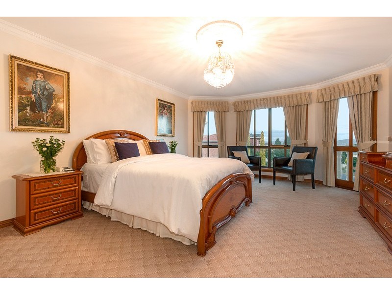 5 Narrabri Court, Wheelers Hill VIC 3150