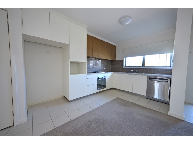 16 Bloom Avenue, Wantirna South VIC 3152