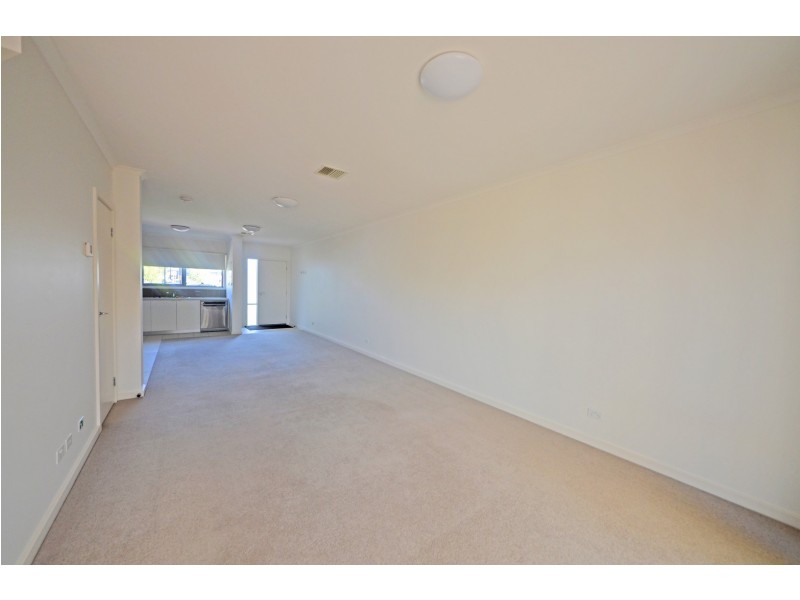 16 Bloom Avenue, Wantirna South VIC 3152