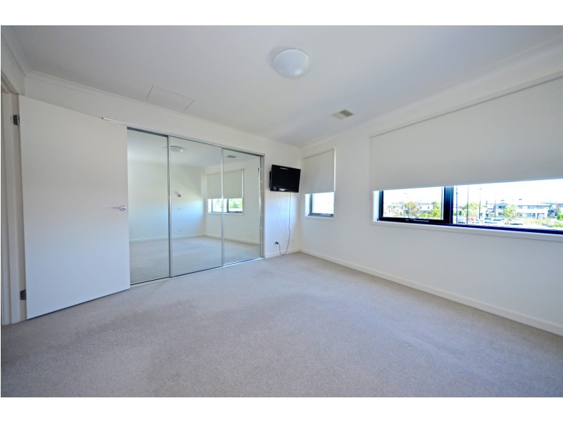 16 Bloom Avenue, Wantirna South VIC 3152