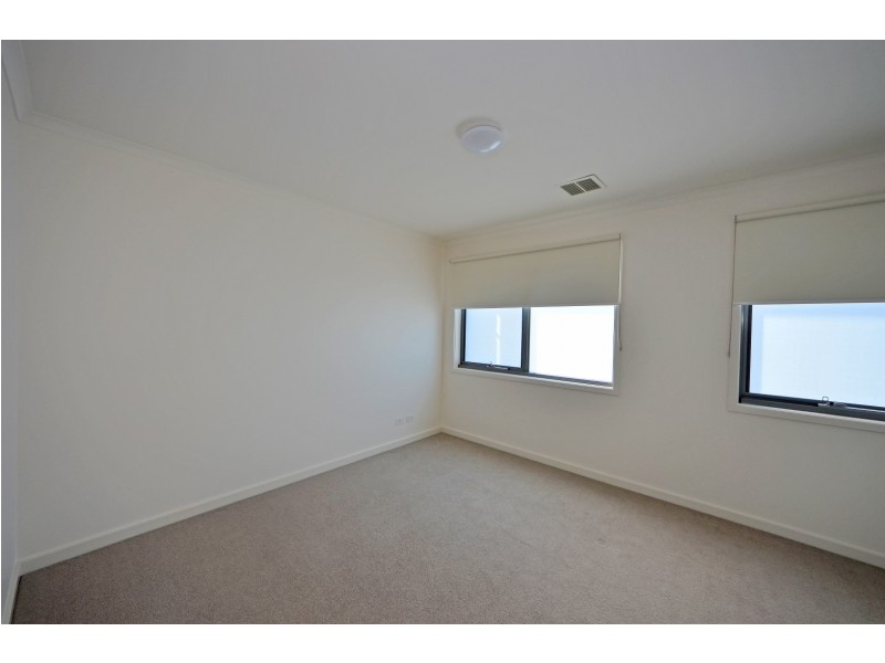 16 Bloom Avenue, Wantirna South VIC 3152