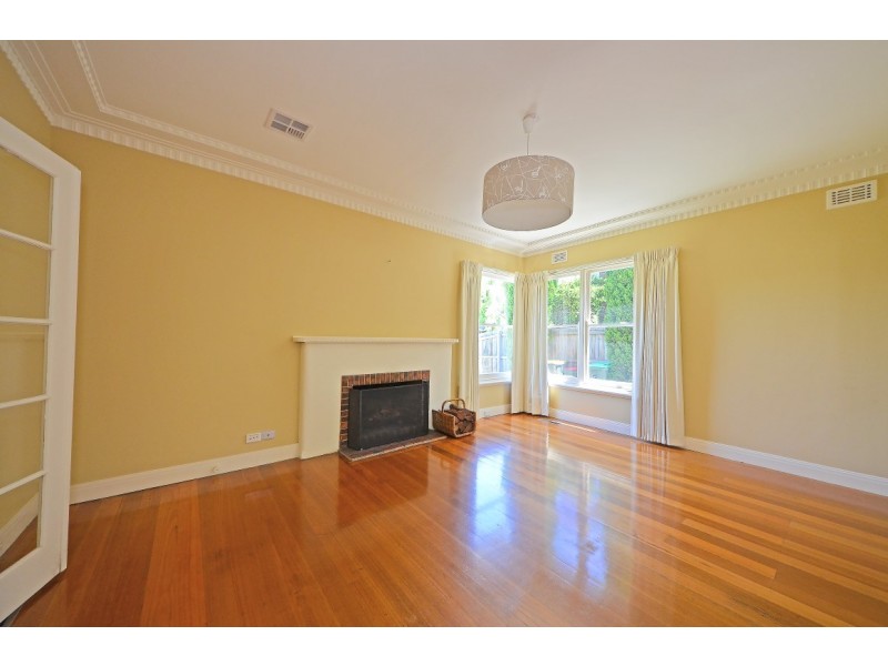 16 Wallen Road, Ormond VIC 3204