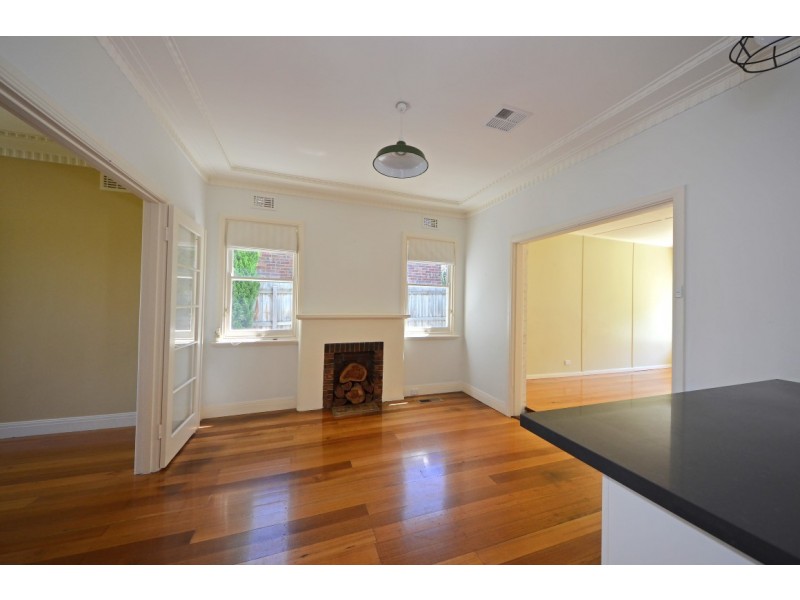16 Wallen Road, Ormond VIC 3204