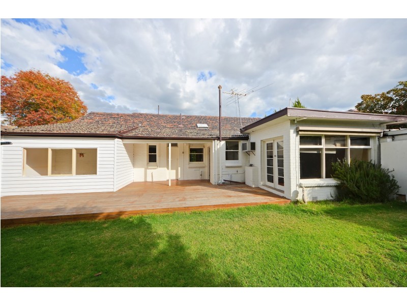 16 Wallen Road, Ormond VIC 3204